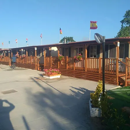 Villaggio Degli Angeli Pineto Parque de Campismo *