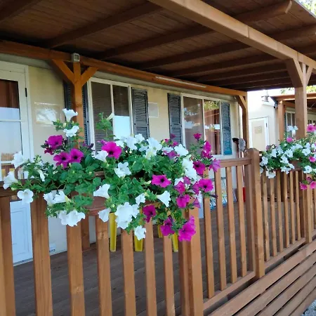 Villaggio Degli Angeli Pineto 스케르네