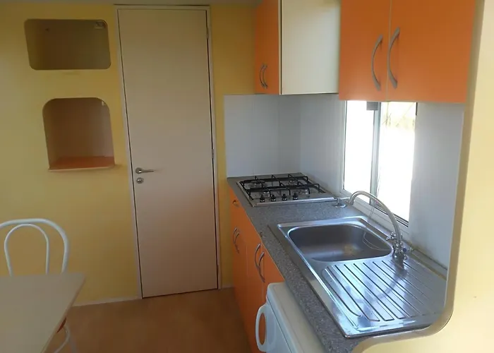 Kamp alanı Villaggio Degli Angeli Pineto